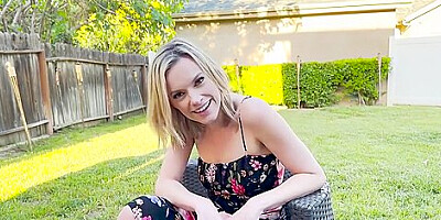 Hot Stepmommy Lindsey Lakes Seduced By He