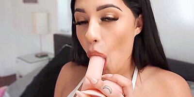 Wild Girls Sharing Anal Dildos - Serena Santos And Khloe Kapri