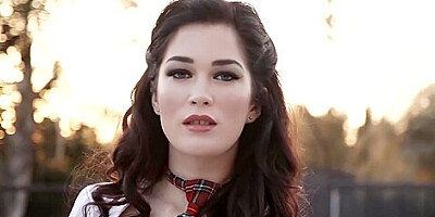 Splendid Logan And Evelyns Teen 18+ Clip - Evelyn Claire And Logan Pierce