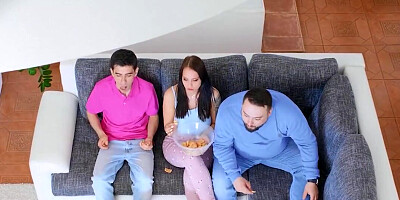 Jennifer Mendez cheats with Jordi El Nino Polla