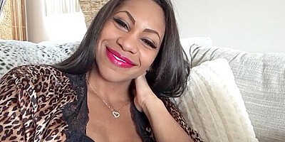 Hot Ebony Cougar Is Gonna Kiss Your Dickhead