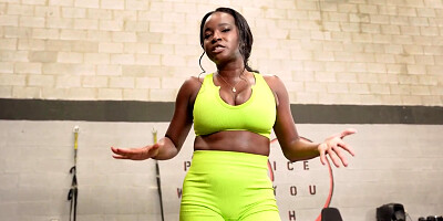 Naomi Foxx - Fucking The Gym Creep