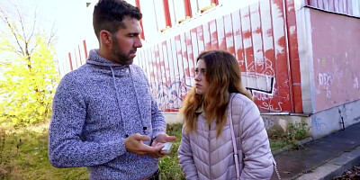 Valentina Lapiedra - Public Pick Up