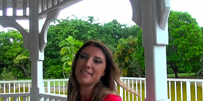 Smart guy coaxes attractive teen give him blowjob in gazebo