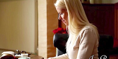 Lynna Nilsson - Stunning Blonde Executive Sucks Off Colleague Before Bending Over For Doggystyle Sex