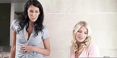 Daisy Chain, Reagan Foxx And Dixie Lynn In Beauteous And Face Sitting
