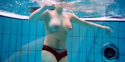Fun Czech Babe Vesta Swims Naked And Horny