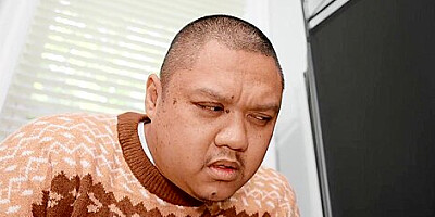 Redhead Milf Massaged And Nailed By Two Guys - Oliver Flynn, Siri Dahl And Seth Gamble