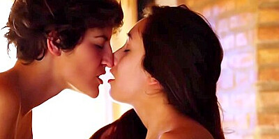 Watch This Sexy Lesbian Photographer Seduce Her Hot Nude Model