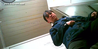 chinese girls go to toilet.88