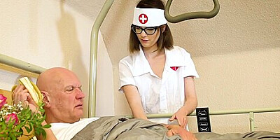 Sara Bell In Saras Worn Out Porn