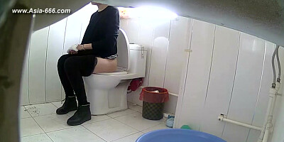 Hackers use the camera to remote monitoring of a lover's home life.214