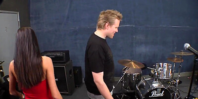 Guy seduces sexual Kortney Kane to fuck well