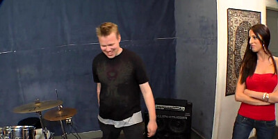 Guy seduces sexual Kortney Kane to fuck well