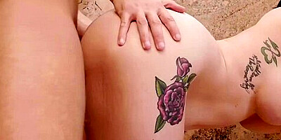 Busty Stepmom Joslyn James Wants Take A Shower With