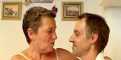 Amateur Family Fuck Between Step Brothers Even With Toys She Very Mature Loves Cocks And Enjoy