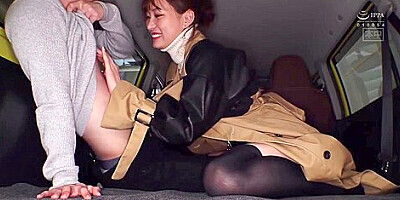 [hmn-174] What! Even Though I Picked You Up! She Wont Let Him Be And Makes Him Cum Over And Over Again For Creampies With Loud Orgasms Impatient For Him To Spray Cum On Her As Much As Possible. Akari Mitani Scene 4