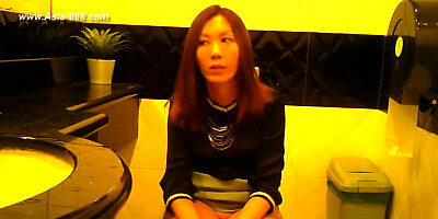 peeping taiwan girls go to toilet.8