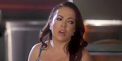 Carmen Valentina And Alex Coal In Fucks With Stepmom In Threesome