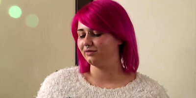 Noelle & Pia - Pissing Backstage