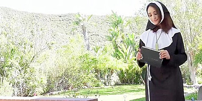 Stepsis Nun Wants Sum Fun