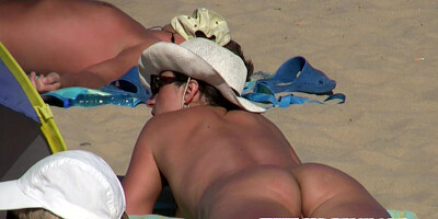 Shaved Clit Nude Beach Amateurs Close Up Pussy