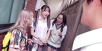 [blk-526] Yay! Who Do You Want To Fuck The Most? Enjoy Mind-blowing Trance-inducing Dirty Talk And Insane Harlem Temptation That Will Drive Your Entire Body Crazy! Whens All Said And Done, A Gal Is The Best!! Aoi Kururugi Noa Eikawa Hana Shirato Scene 2