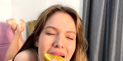 Game - close your eyes, open your mouth