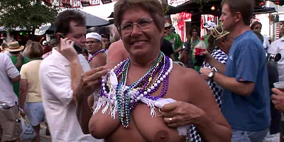 SpringBreakLife Video: Flashing In Key West