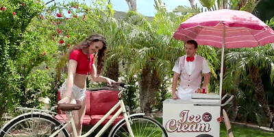 The hairy pussy of Liz Jordan is fucked by Codey Steele