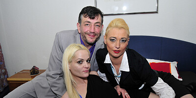 Devilish MILF is ready to her pussy stretched big time