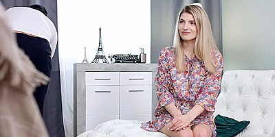 Doc Helps Innocent Hottie Reach A Strong Squirting Orgasm - Monroe