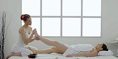 Sensual Sybil Xxx Oil Massage - Sereyna Gomez