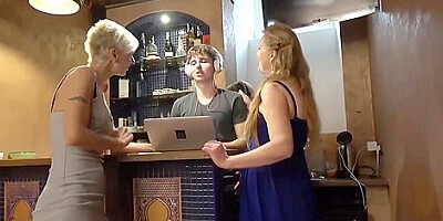 Blondies Pornstar Video - Blondie Bee