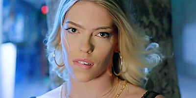 Petite Blonde Leah Lee Loves Nothing More Than To Gape