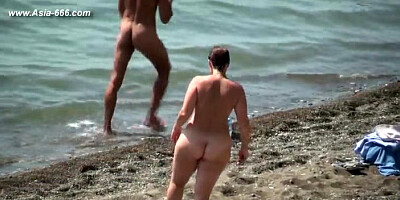 peeping Naturist Beach.32