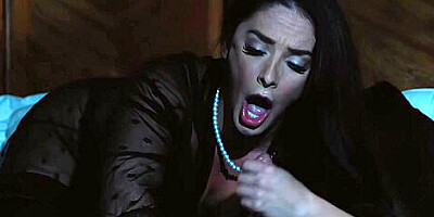 Step mommy Gets Fucked In The Middle Of The Night - Dorian Del Isla, Damon Dice And Sheena Ryder