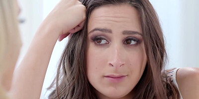 Squirting dyke facesitted by hairypussy GF in 69 sex