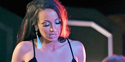 Passionate Cougar Abigail Mac Jaw-dropping Sex Video