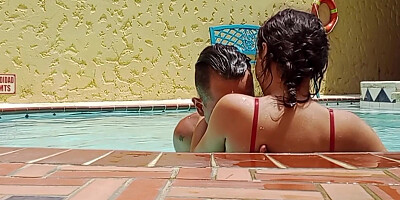 Foreign Couple Caught Fucking In A Public Pool