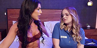 Curvy Girl Fingers Gfs Pussy After Work