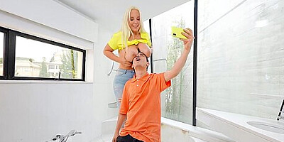 Helping Hands On Her Big Tits - Jordi El Nino Polla And Blondie Fesser