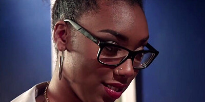 Mona Wales In Blond Hair Babe Lesbian Anal Sex Fucks Ebony Call Girl