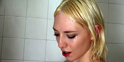 Ebony Babe Makes Her Blonde Girlfrien