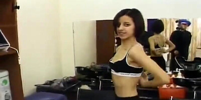 Coiffeuse beurette sodomisee et recoit une faciale