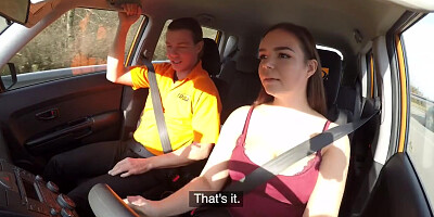 Plumper Darkhaired Babe Suckin