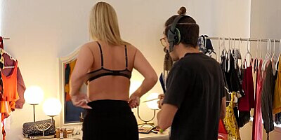 Naughty America - Rachael Cavalli gets fucked by her assistant!