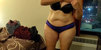 Fat housewife with cellulite booty is blacked