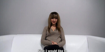 Czech blonde shows her experience in sex at casting