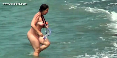 peeping Naturist Beach.38